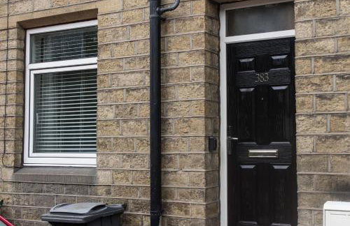 Holmfirth Home, Comfortable Stay, Near Trails and Town, Sleeps 5 - Foto 14