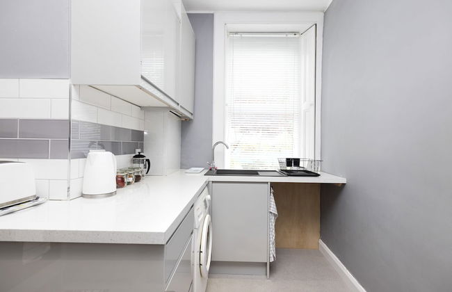 JOIVY Charming 1-Bed Ap Near Leith Links W/ Patio - Foto 9