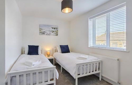 2022 Two Bed Stylish House Near Beach - Foto 9