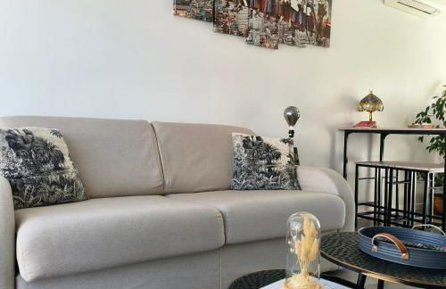 Joli gîte indépendant 2 à 4 personnes, au calme, serviettes & draps fournis, wifi, climatisation, parking gratuit - Foto 3