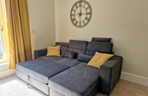 2 Bedroom Lux Apartment in Hendon- New Build - Photo 6