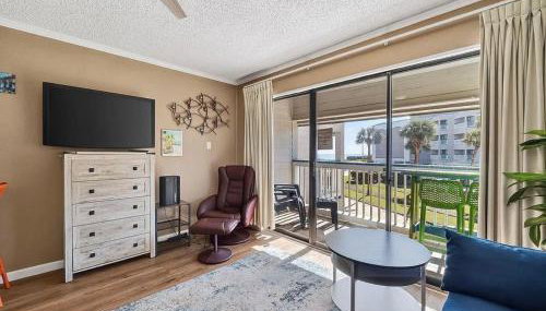 Seawall Breeze One bedroom Condo in Galveston - Photo 5