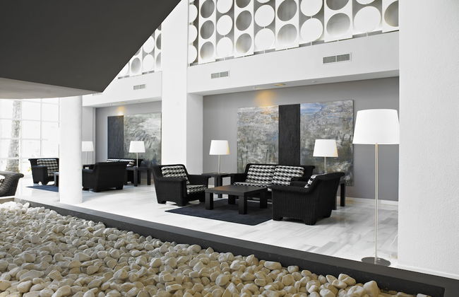 Protur Vista Badía Aparthotel - Photo 42