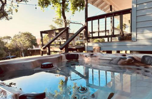 Lake View, Sleeps 8, HotTub, Firepit, Pet Friendly! - Foto 1