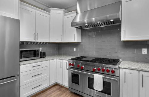 Views! Dock, Water, Game Room, Kids Room! - Foto 9