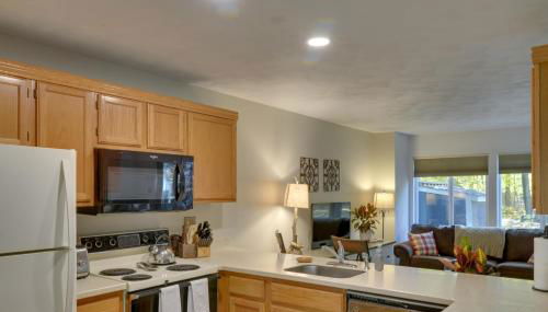 Charming Hidden Valley Resort Home Walk to Slopes - Foto 2