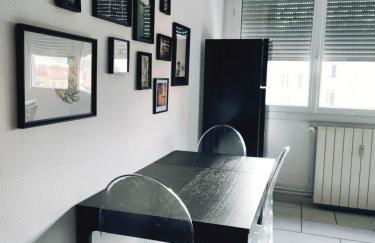 Large modern 2 bedrooms, bright & cozy hypercentre - Foto 15