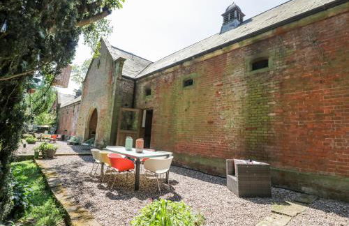 Chetwynd Lodge - Photo 3