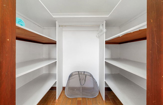 Spacious 4BR Villa Private Pool Cozy Location - Photo 27