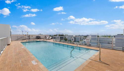Luxury Condo with Rooftop Pool - 5-Min to Beach - Foto 2