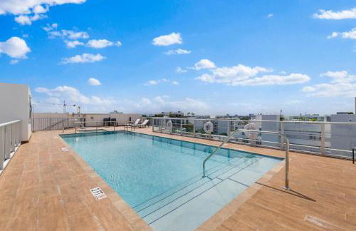 Luxury Condo with Rooftop Pool - 5-Min to Beach - Foto 2