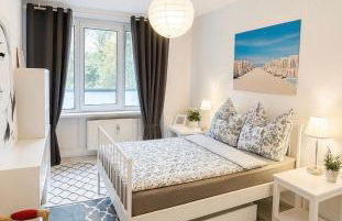 Amazing apartment in the heart of Berlin next to Check Point Charlie, 1 to 4 Guests - Foto 1