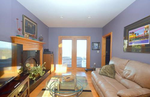 Redbud Keep - Unique Features, Movie Set Decor, Grill, Wifi, Family Friendly, Hiking, Billiard Table, Movie Theater Room, Fireplace, Golfing, View, 2 King Beds - Foto 25