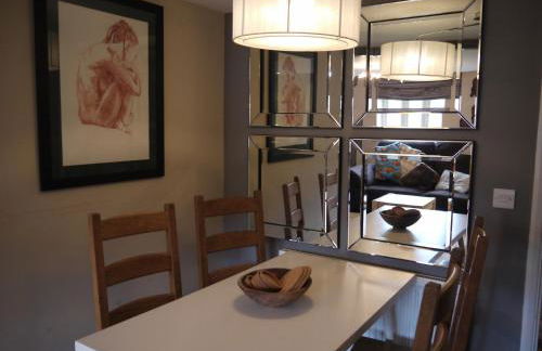 Old Brewery home with pool and gym access - Foto 18