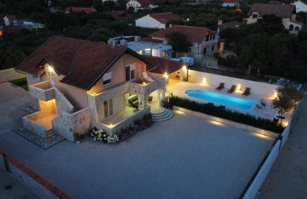 Holiday home Bevanda - Photo 13