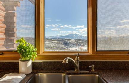 Sleeps 20 Secluded 7BDR Retreat on 71 Priv Acres Elkstone Lodge by AvantStay - Foto 17