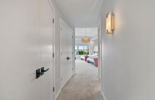 Piermont Waterfront Villa with Hot Tub - Photo 6