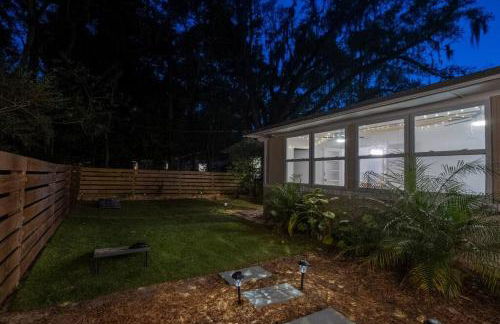 Modern Home Near UF, Stadium - Private Gazebo - Foto 9