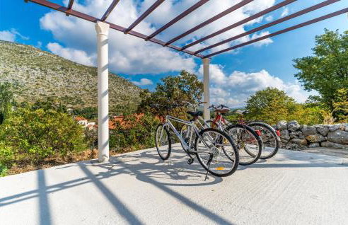 Beautiful Home In Gromaca With Wifi - Photo 25