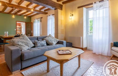 Gîte de groupe avec salle de jeux, jardin 4000m², proche forêt de Chandelais et Zoo de la Flèche - FR-1-622-56 - Photo 4