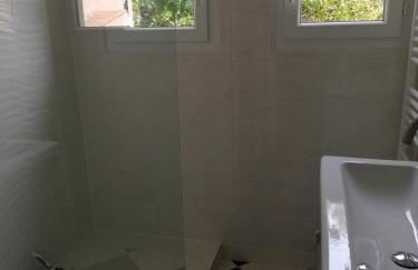 Villa climatisée, proche mer, 2 grands appartements indépendants, parking, wifi - Foto 28