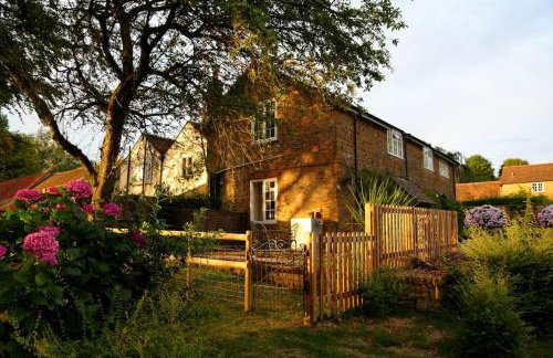 Admiral's Cottage - Photo 9