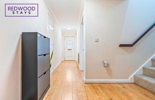 Cozy Family & Contractor Home 3X FREE Parking by Redwood Stays - Foto 46