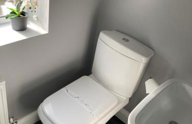 Cheshire Home Stays - Photo 14