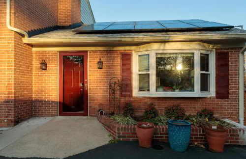 Bright, Spacious Home with Private Deck - Foto 1