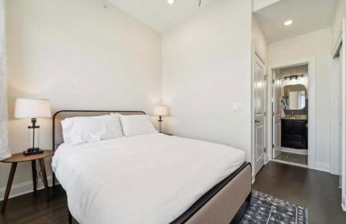 Roof deck w city views - brand new 3bd 3ba - Foto 20