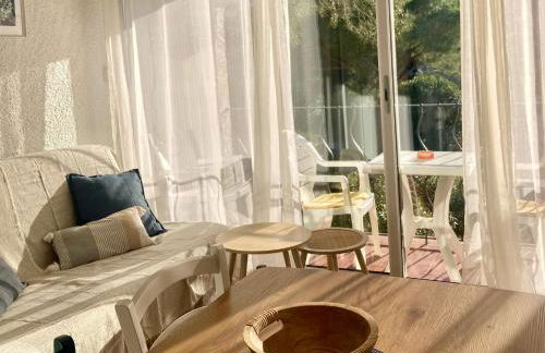 Idyllique ! Terrasse vue jardin et montagne, parking, local à vélos, à 2 pas de la plage et piscine de mai à septembre ! - Foto 6