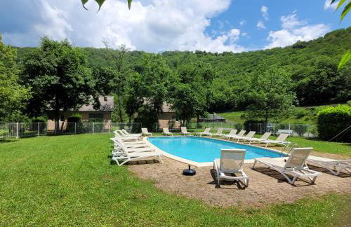 Village 17 gites, Piscine, Restaurant , 2 gites avec SPA, 4km de Conques - Photo 2