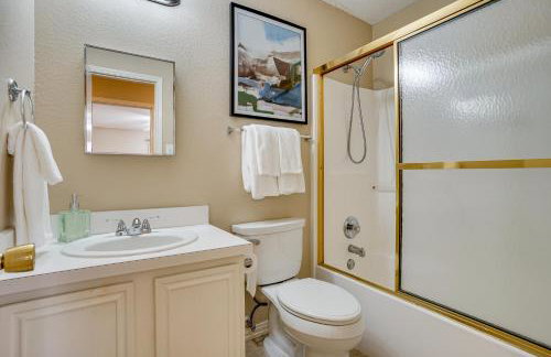 Family Getaway with Fenced Yard in Haltom City! - Foto 23