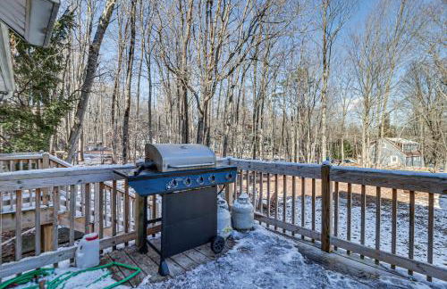 Lake Access and Private Hot Tub at Poconos Home! - Foto 30
