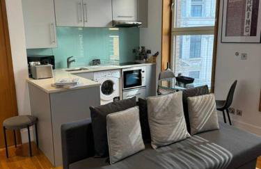 Sleep 5 in Mayfair St James Soho Cov7 - Photo 1