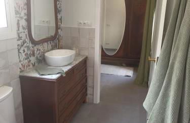 Amplia Habitacion Independiente con baño privado - Foto 10