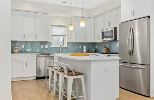 Spacious Newly Built Townhouse 2 blocks to Beach - Foto 16