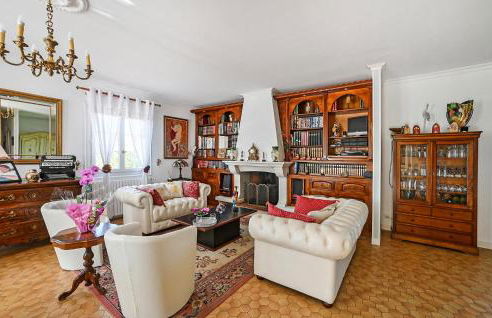 Lovely Home In Saint-Julien-Les-Rosie - Foto 14