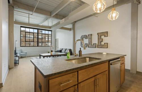 2125 Superior Living - Photo 102