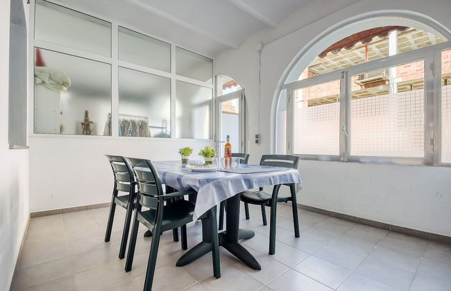 Apartment With View in Roses - Photo 21