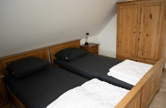 Appealing Bungalow With Garden - Photo 14