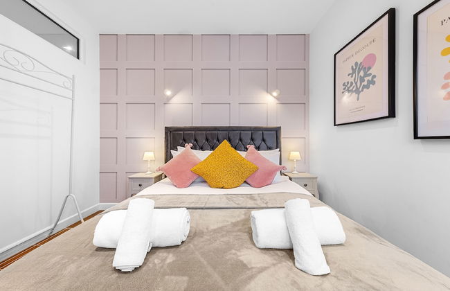 Stunning 1 Bed Apartment Near Heathrow London - Photo 3