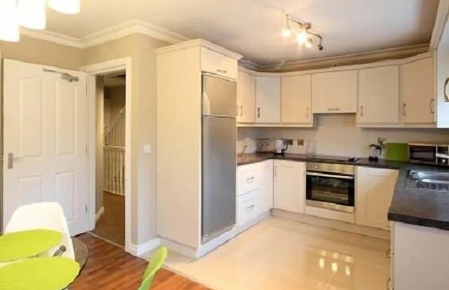 Luxurious KC House - Photo 22