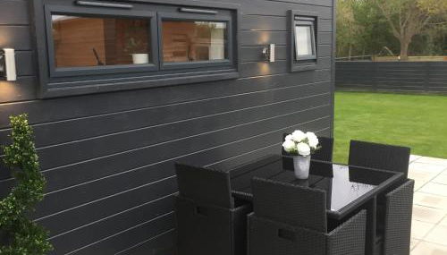 Willow Court Farm Studio West & Petting Farm, 8 mins to Legoland & Windsor, 15 mins to Lapland UK - Foto 5, Garden view