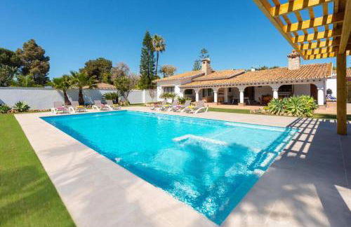 Villa Ramos by Villa Plus - Photo 28