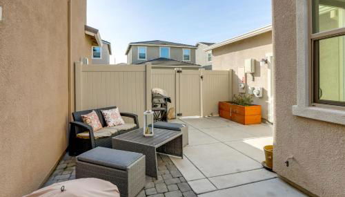 7 Mi to Dtwn Sacramento Peaceful Gem with Patio! - Photo 2