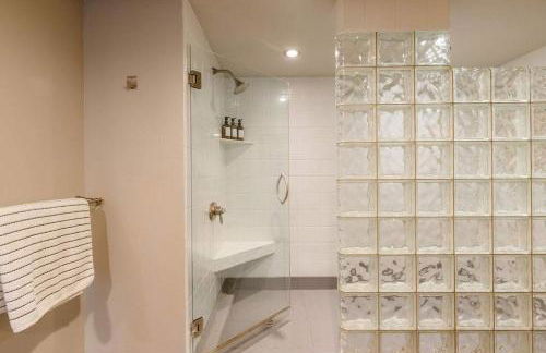 Upscale Modern Spacious Loft in Little Italy - Foto 50