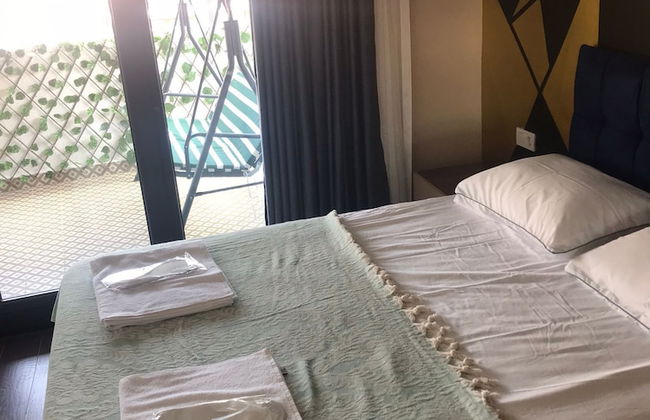 Middle Village - Foto 2