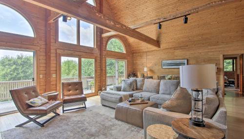 Elegant and Quiet Maine Escape with Sauna and Deck! - Foto 1