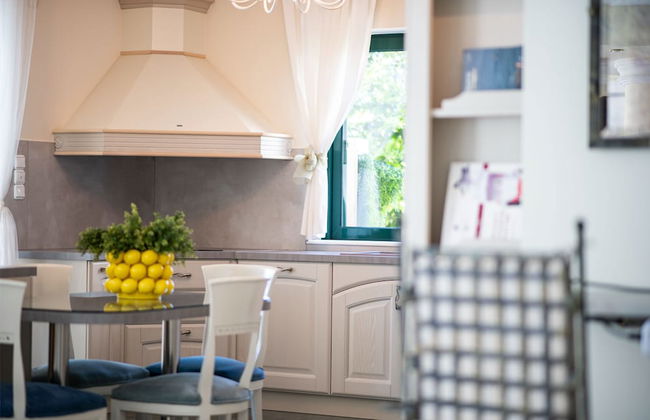 Vouliagmeni Athenian Riviera Villa - Photo 28